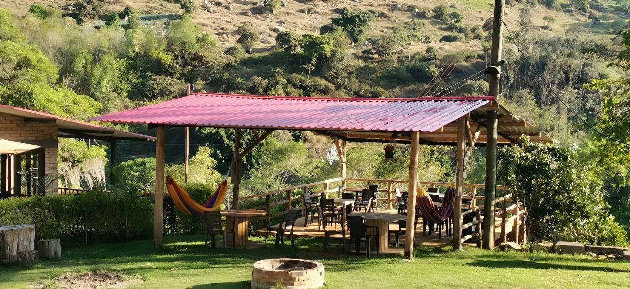 Hotel Campestre Rocas Del Paraiso Мачета Экстерьер фото