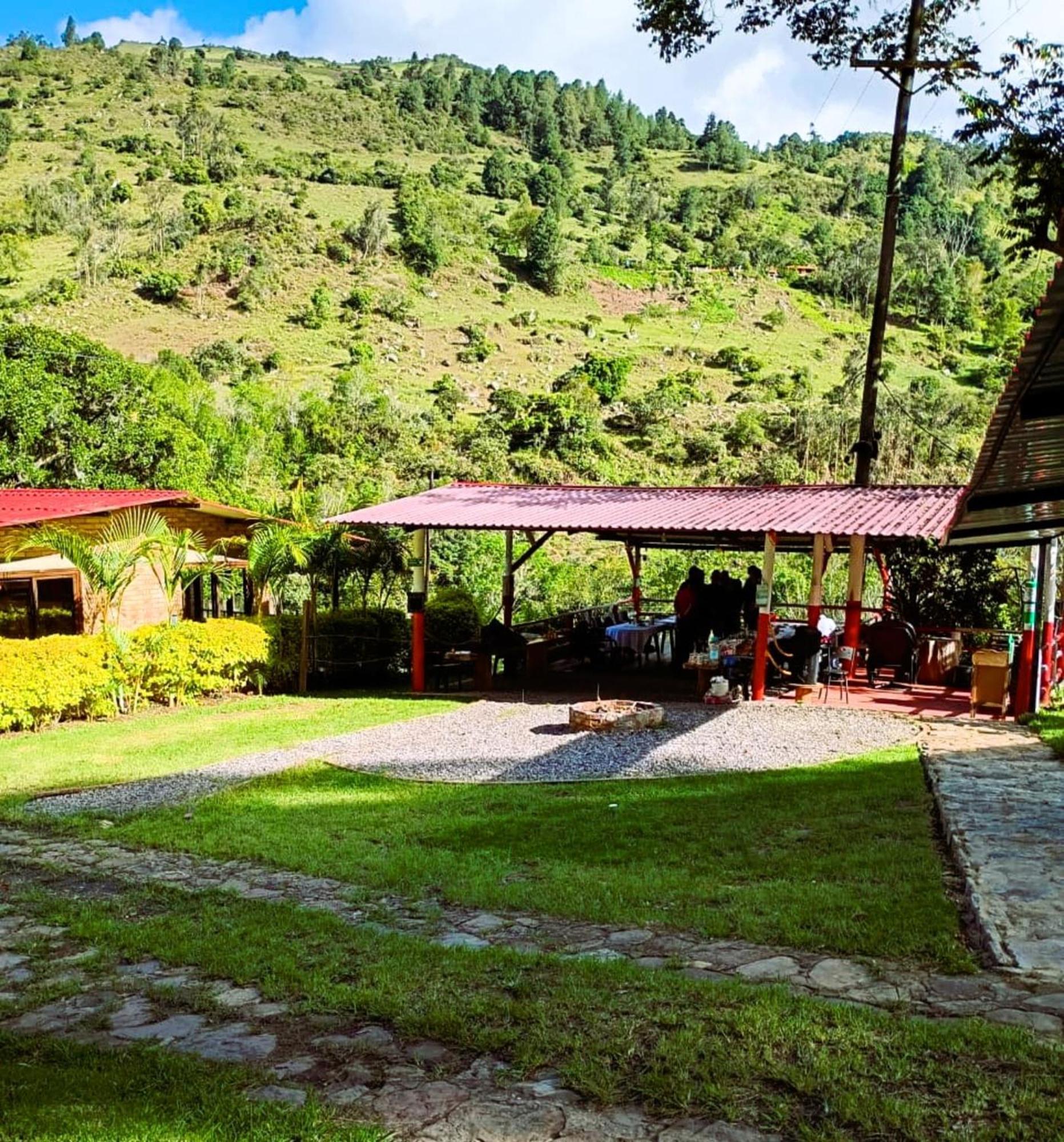 Hotel Campestre Rocas Del Paraiso Мачета Экстерьер фото